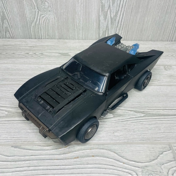 Batmobile No. 67833 Reving Lights and Sounds DC Comics 13" toy car black Batman - Picture 4 of 14